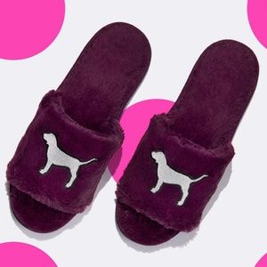 Fuzzy Slipper ***New w/tags ***